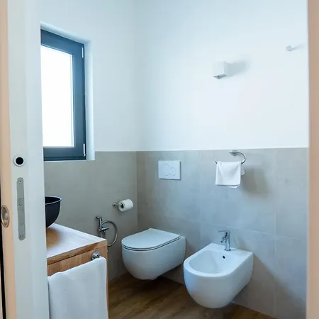 Con Privata Disponibile Su Richiesta *