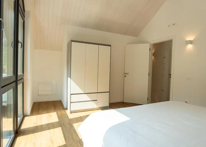 Con Privata Disponibile Su Richiesta